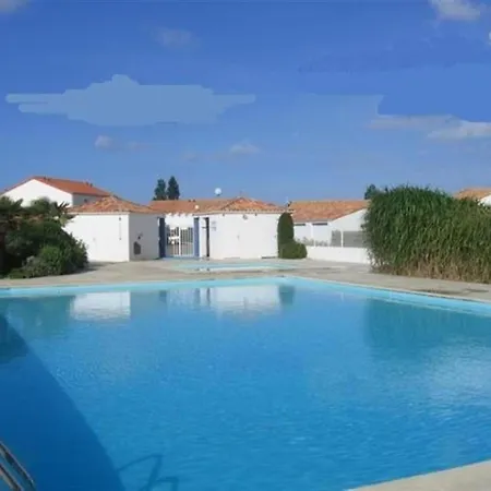 بيت للعطل House Maisonnette Avec Piscine Privee A La 2 *